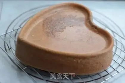 Make Strawberry frozen-heart sponge cake step 11