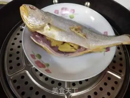Make Steam cucumber fish step 3