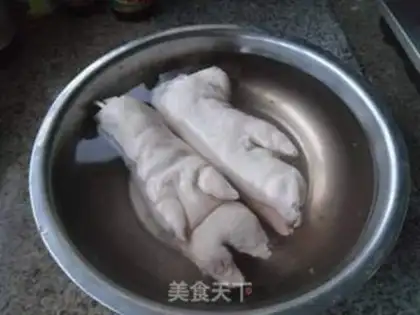 Make Honeyed pig hoof step 0