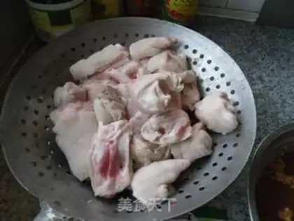 Make Honeyed pig hoof step 1