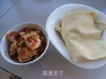 Make Hot cabbage and bean peel step 0