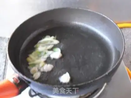 Make Hot cabbage and bean peel step 2