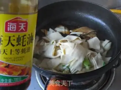 Make Hot cabbage and bean peel step 4