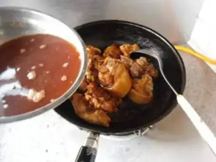 Make Honeyed pig hoof step 6