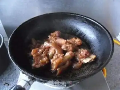 Make Honeyed pig hoof step 9