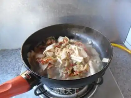 Make Hot cabbage and bean peel step 8