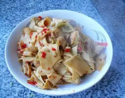 Make Hot cabbage and bean peel step 10