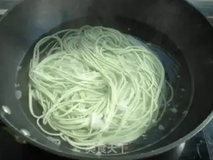 Make Emerald spinach noodles step 4