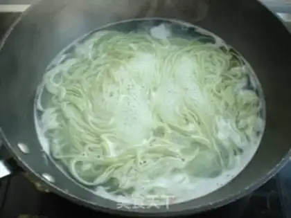 Make Emerald spinach noodles step 5
