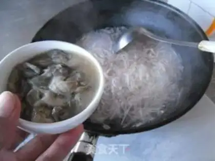 Make Oyster locust soup step 7