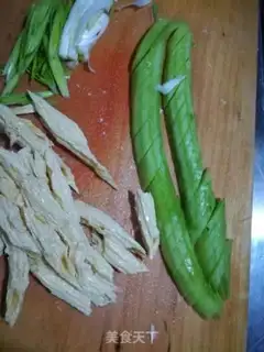 Make The cucumbers are scavenging step 0