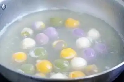 Make Colour soup round step 6