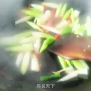 Make Garlic pig face step 8