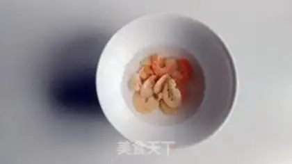 Make Pelican cabbage and shrimp step 1