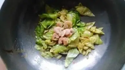 Make Pelican cabbage and shrimp step 5