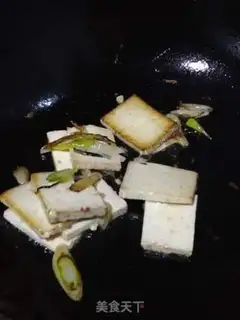 Make Black bean sprouts and tofu step 4