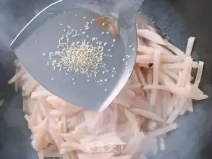 Make Piggy radish step 5