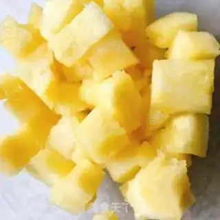 Make Pineapple rice step 2