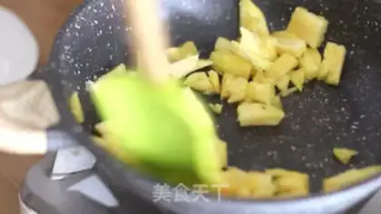 Make Pineapple pie step 3