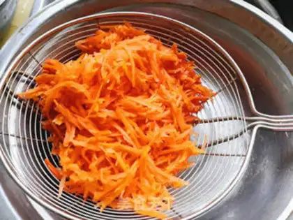 Make Salt carrot fried eggs step 4