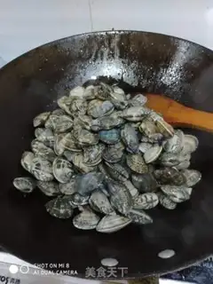 Make Scrambled clams step 3