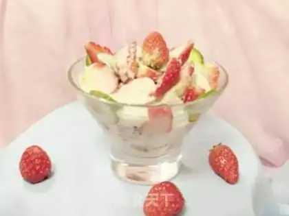 Make Strawberry flamingo yogurt salad step 6