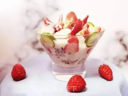 Make Strawberry flamingo yogurt salad step 7