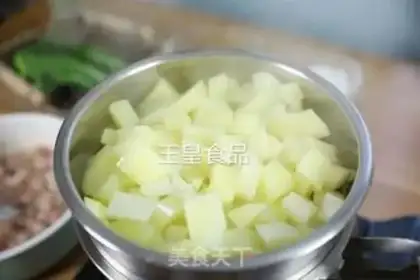 Make Fried potatoes step 1