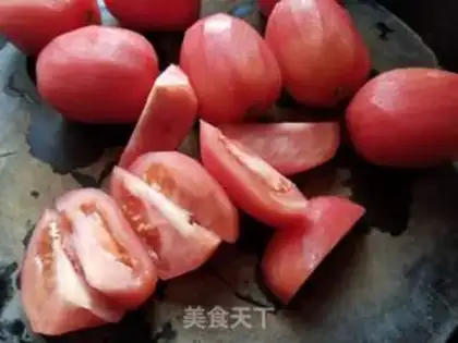 Make Big cabbage tomato fried eggs step 1