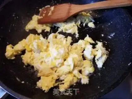 Make Big cabbage tomato fried eggs step 5