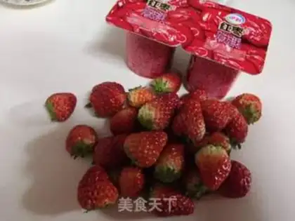 Make Yogurt strawberry juice step 0