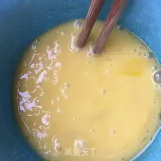 Make Milk and peach stewed eggs step 3