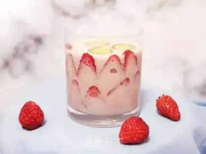 Make Yogurt strawberry juice step 7