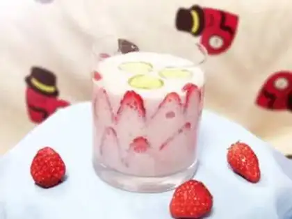 Make Yogurt strawberry juice step 8