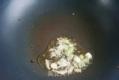 Make Spinach fried golden mushrooms step 5