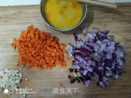 Make Onion egg fried rice step 1