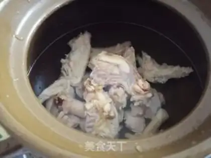 Make Silver-ear corn chicken soup step 3