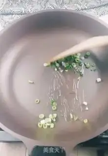 Make Egg flower tofu soup step 1