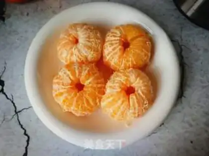 Make Ugly orange carrot juice step 1