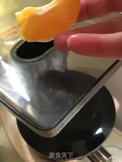 Make Fresh orange juice step 2