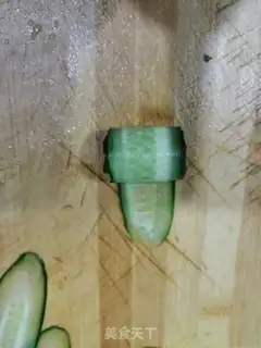 Make Spicy cucumber rolls step 2