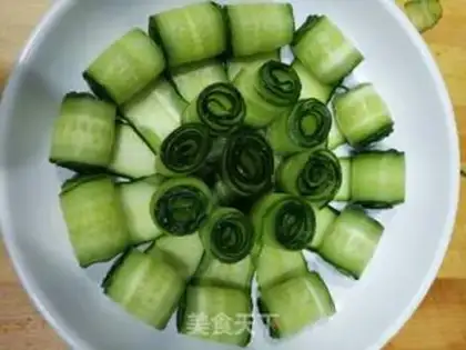 Make Spicy cucumber rolls step 4