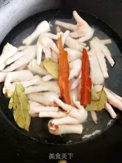 Make Homemade chicken claws step 1