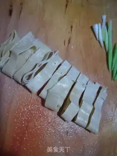 Make Black bean sprouts thousands of silks step 1