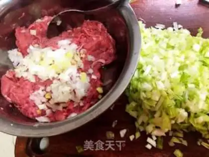 Make Beef butter dumplings step 1
