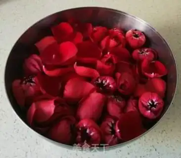 Make Homemade rose sauce step 0