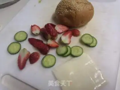 Make Strawberry cheeseburgers step 0