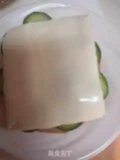 Make Strawberry cheeseburgers step 3