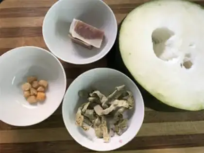 Make Salted melon soup step 0