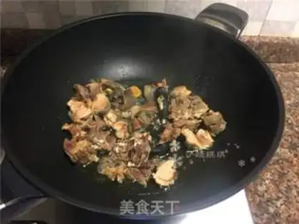 Make Red-burned chicken step 4